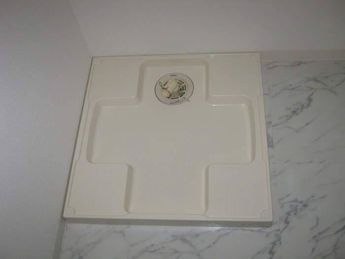 物件内観写真11　(洗濯機置場)