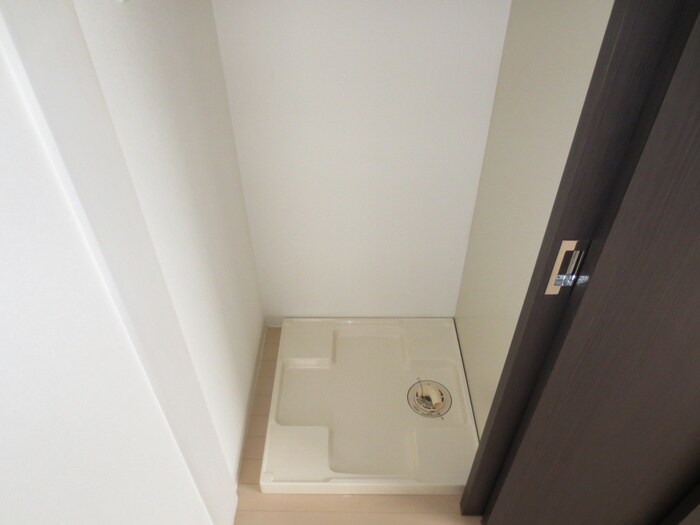 物件内観写真11　(洗濯機置場)