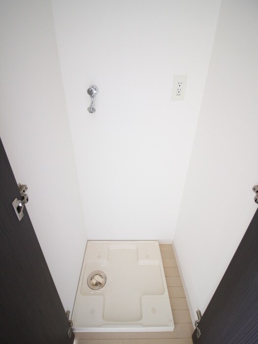 物件内観写真14　(洗濯機置場)