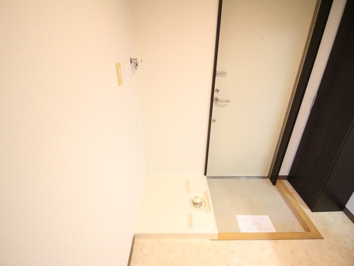 物件内観写真19　(洗濯機置場)