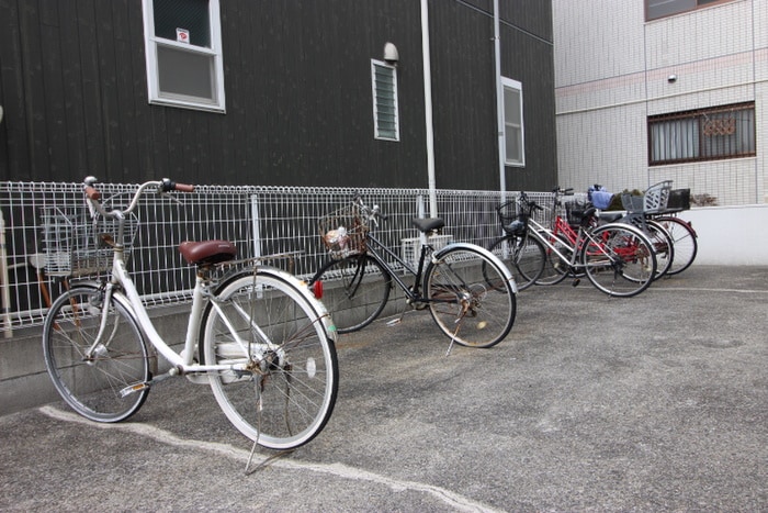 物件外観写真5　(駐輪場)