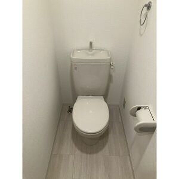 物件内観写真5　(トイレ)