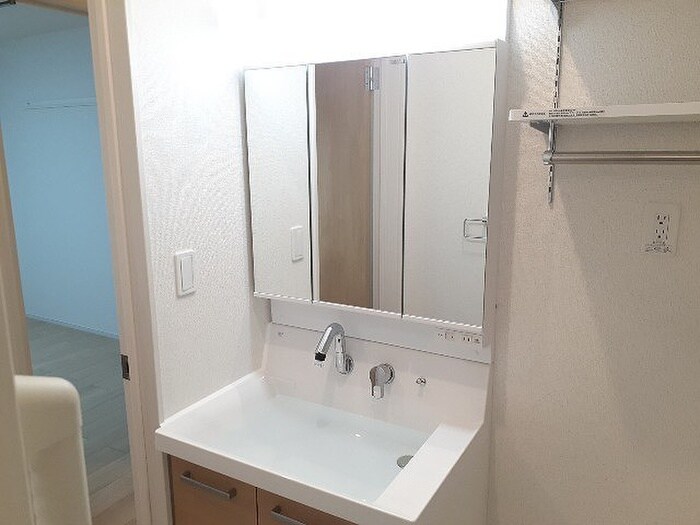 物件内観写真9　(洗面)