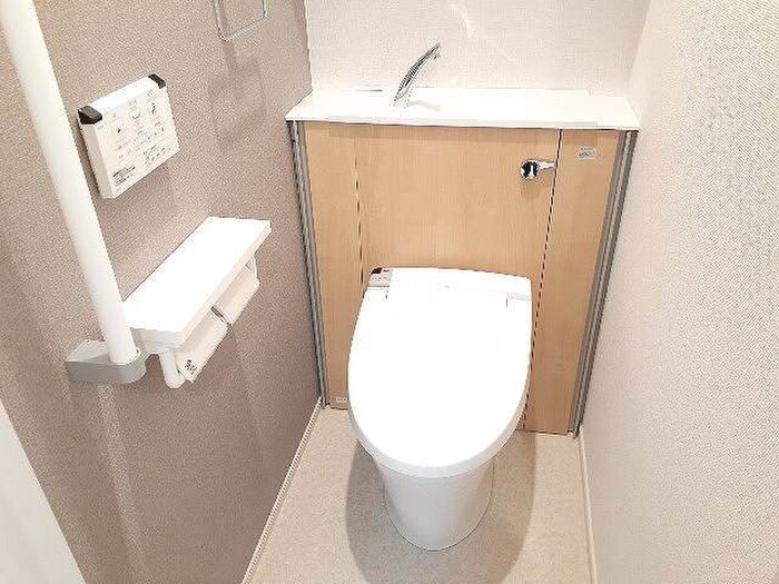 物件内観写真13　(トイレ)