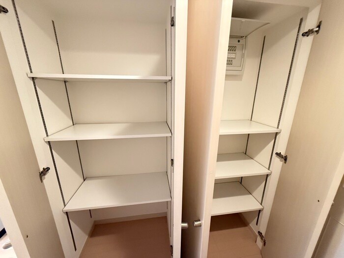 物件内観写真12　(収納)