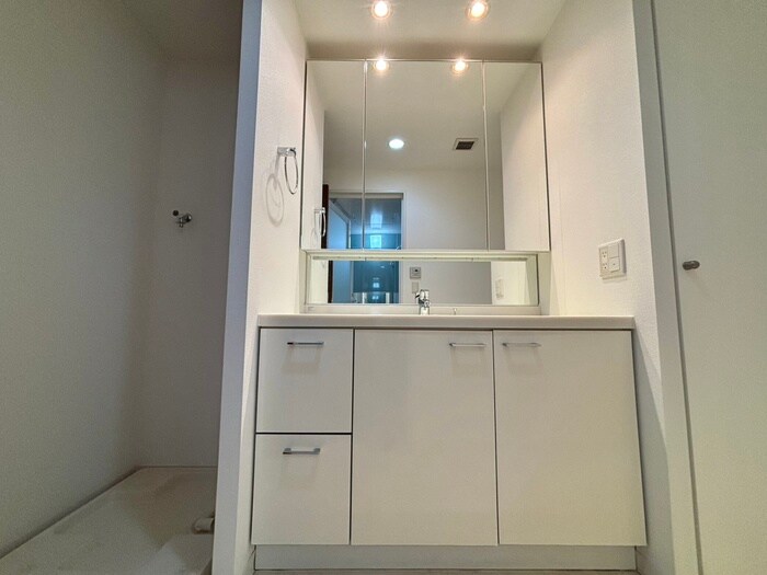 物件内観写真12　(洗面)