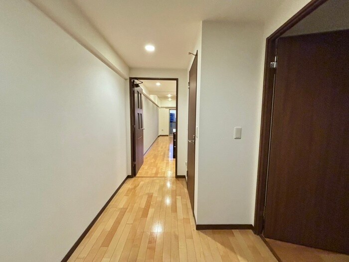 物件内観写真13　(廊下)