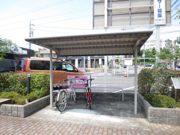 物件外観写真3　(駐輪場)