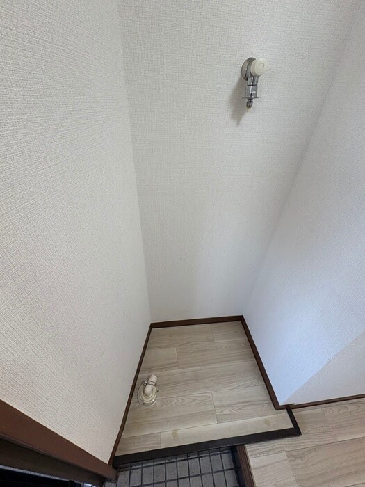 物件内観写真12　(洗濯機置場)