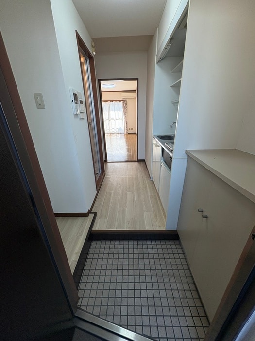 物件内観写真15　(玄関)