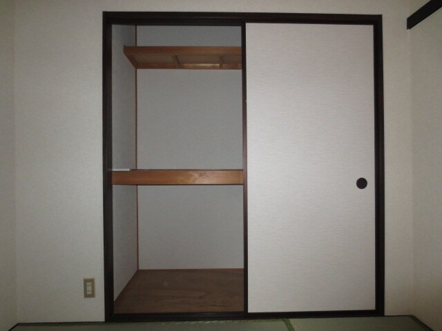 物件内観写真10　(収納)