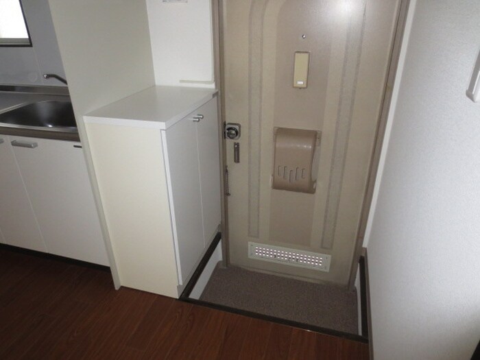 物件内観写真12　(玄関)