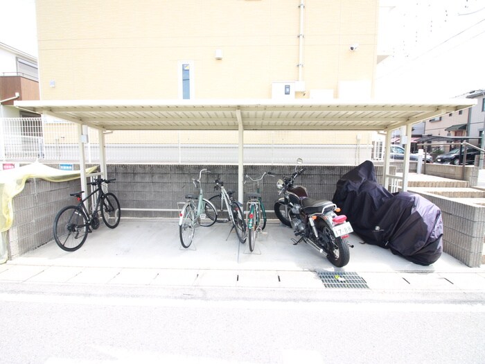 物件外観写真5　(駐輪場)