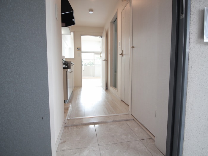 物件内観写真17　(玄関)