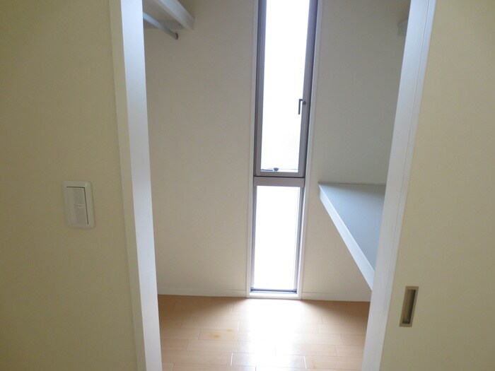 物件内観写真21　(収納)