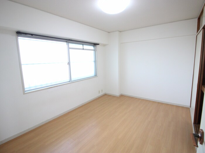 物件内観写真10　(居室)