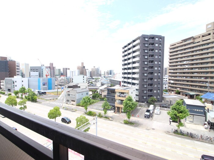 物件内観写真12　(室内からの展望)