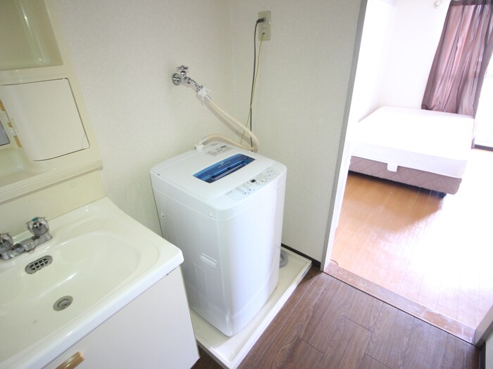 物件内観写真16　(洗濯機置場)