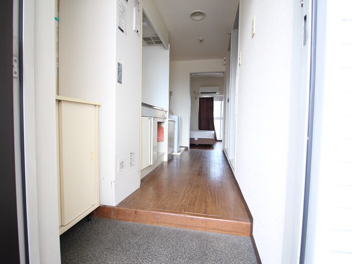 物件内観写真18　(玄関)