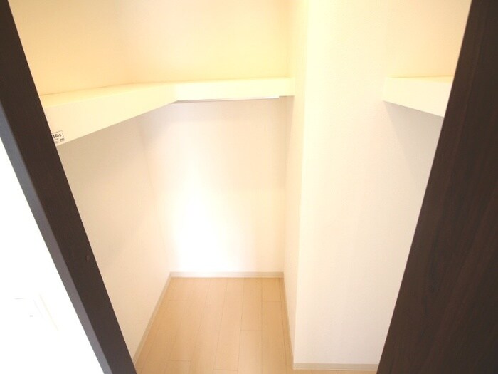 物件内観写真15　(収納)