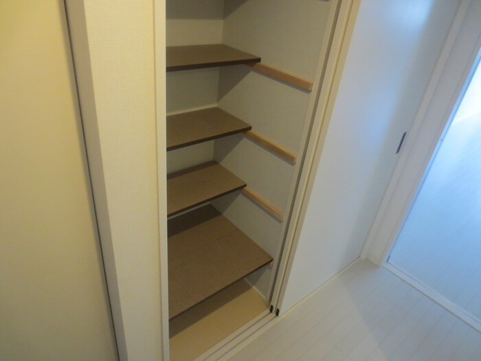 物件内観写真15　(収納)