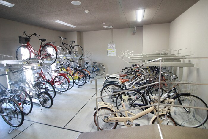 物件外観写真3　(駐輪場)