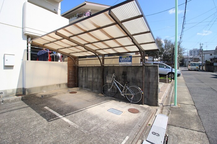 物件外観写真2　(駐輪場)