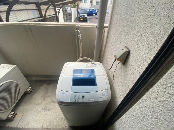 物件内観写真12　(洗濯機置場)