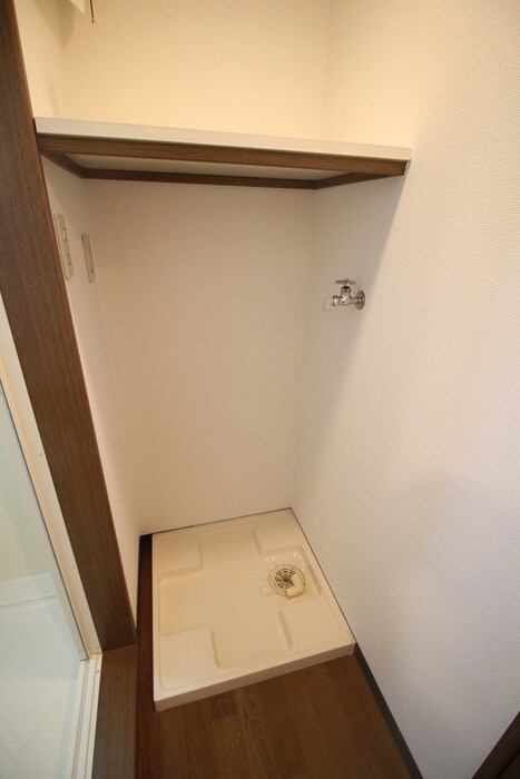 物件内観写真9　(洗濯機置場)