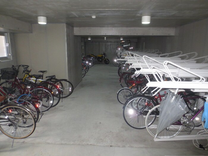 物件外観写真6　(駐輪場)