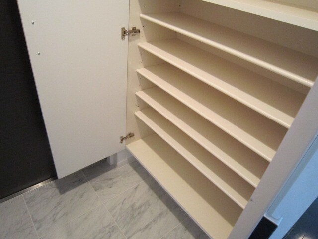 物件内観写真15　(靴箱)