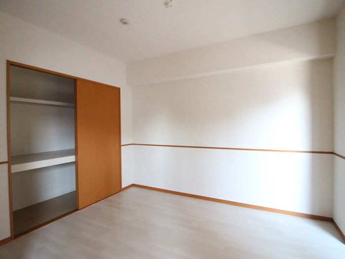 物件内観写真6　(居室)