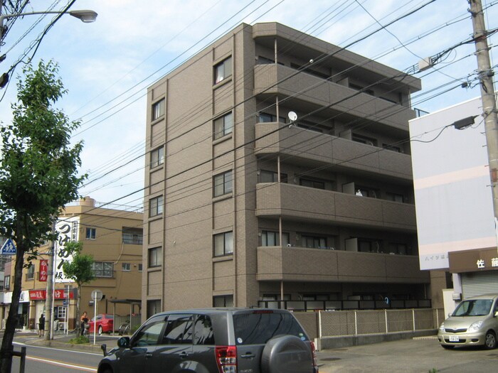 物件外観写真3　(駐車場)