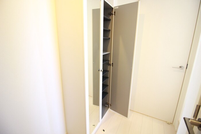 物件内観写真18　(靴箱)