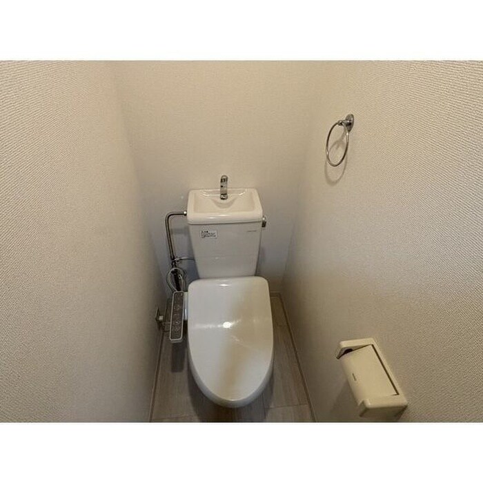 物件内観写真8　(トイレ)