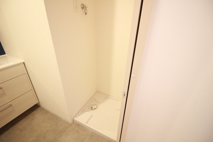 物件内観写真14　(洗濯機置場)