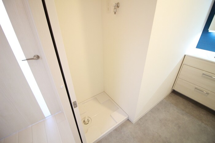 物件内観写真16　(洗濯機置場)