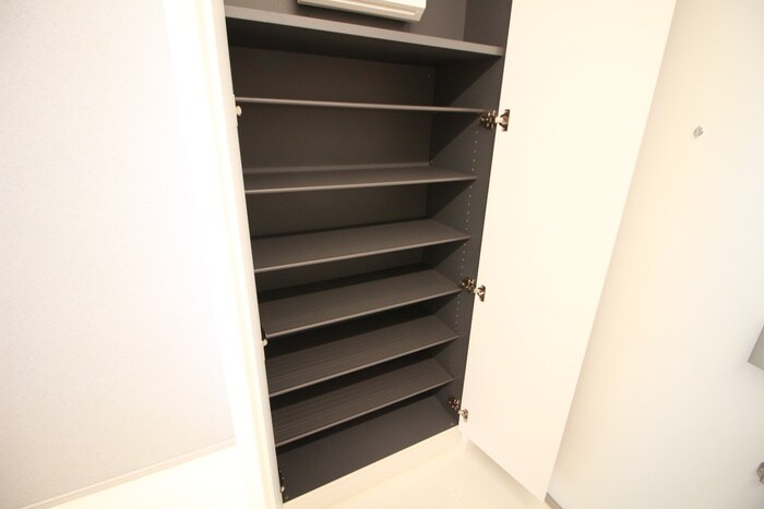 物件内観写真18　(靴箱)