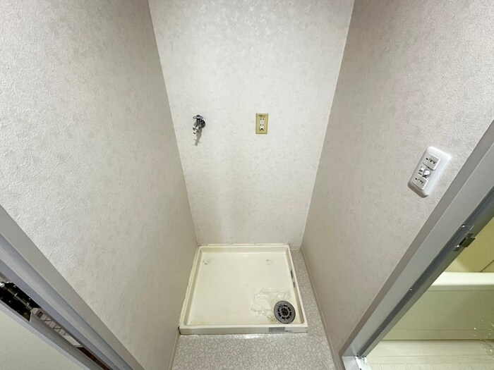 物件内観写真18　(洗濯機置場)