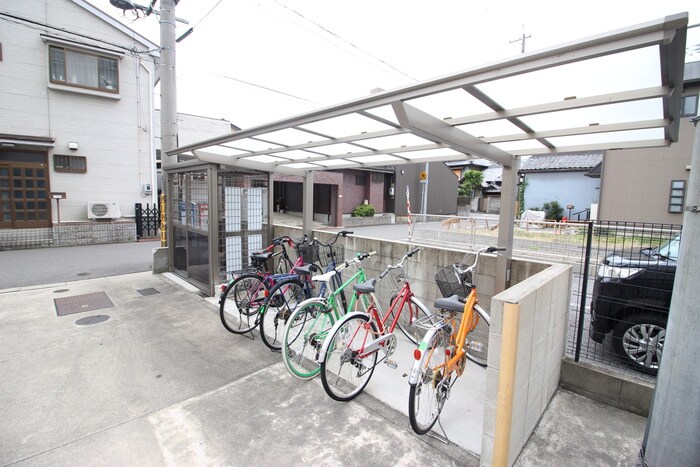 物件外観写真6　(駐輪場)