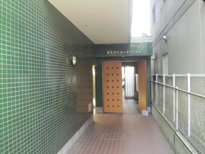 物件外観写真5　(エントランス部分)