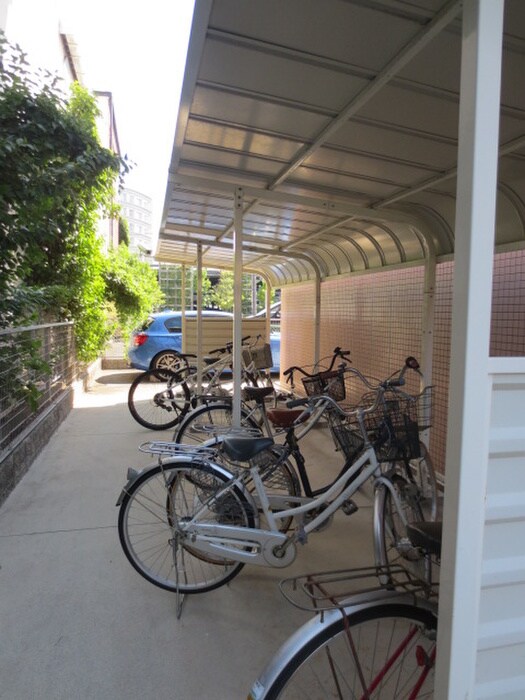 物件外観写真5　(駐輪場)