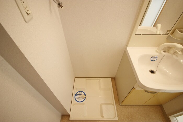 物件内観写真15　(洗濯機置場)