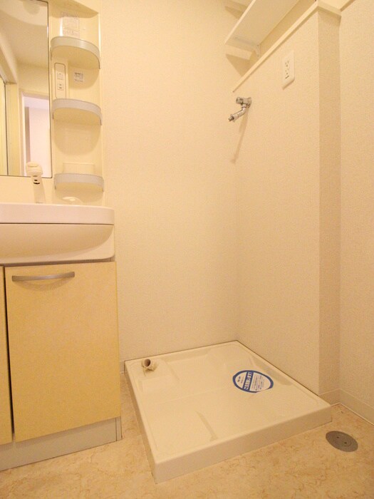 物件内観写真16　(洗濯機置場)