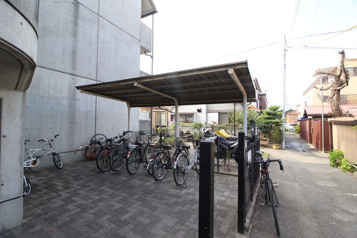 物件外観写真4　(駐輪場)