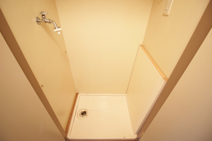 物件内観写真14　(洗濯機置場)