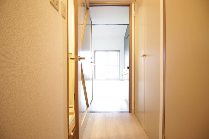 物件内観写真18　(廊下)