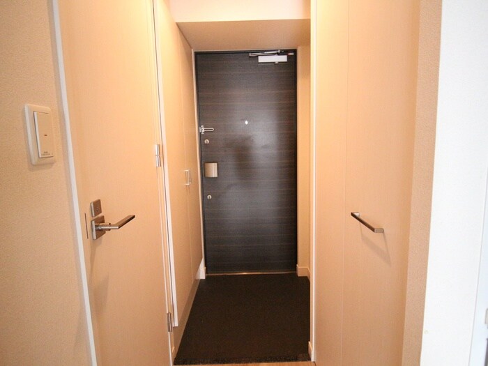 物件内観写真7　(玄関)