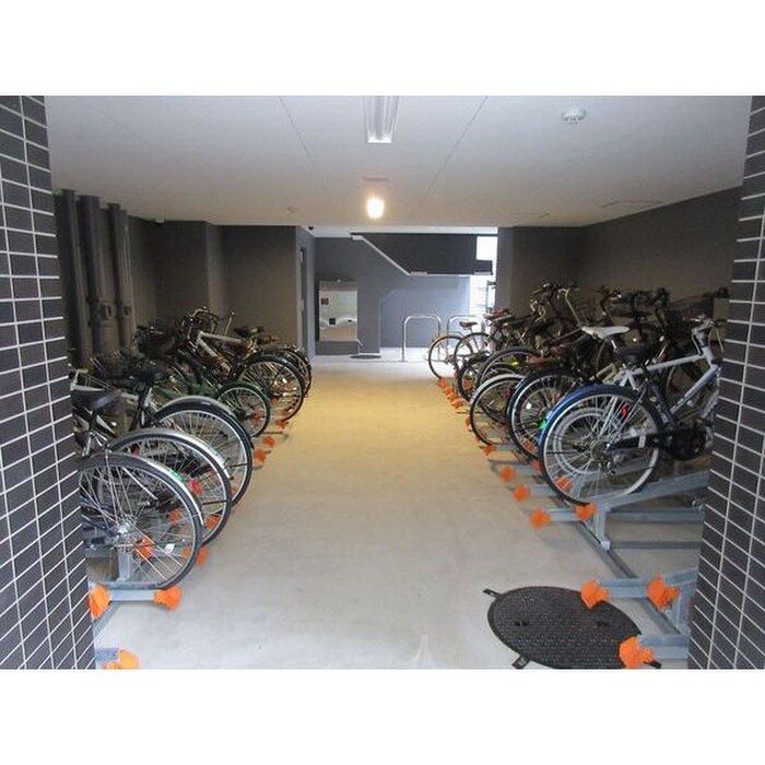 物件外観写真5　(駐輪場)