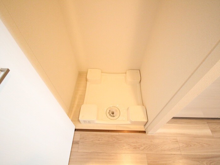 物件内観写真10　(洗濯機置場)